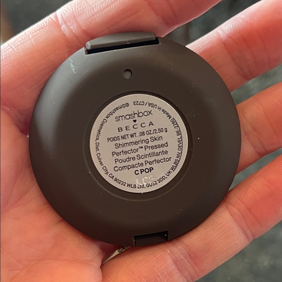 BECCA Bronze Glow Highlighter Compact - Picture 8 of 8